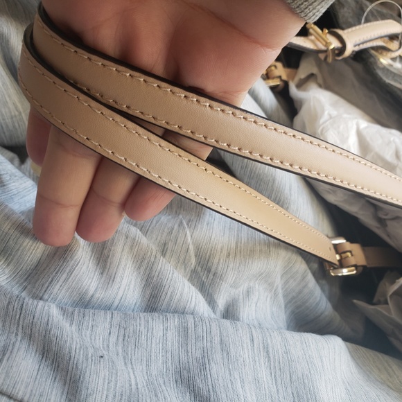 Michael Kors Leather Jet Set Bag - Picture 6 of 6